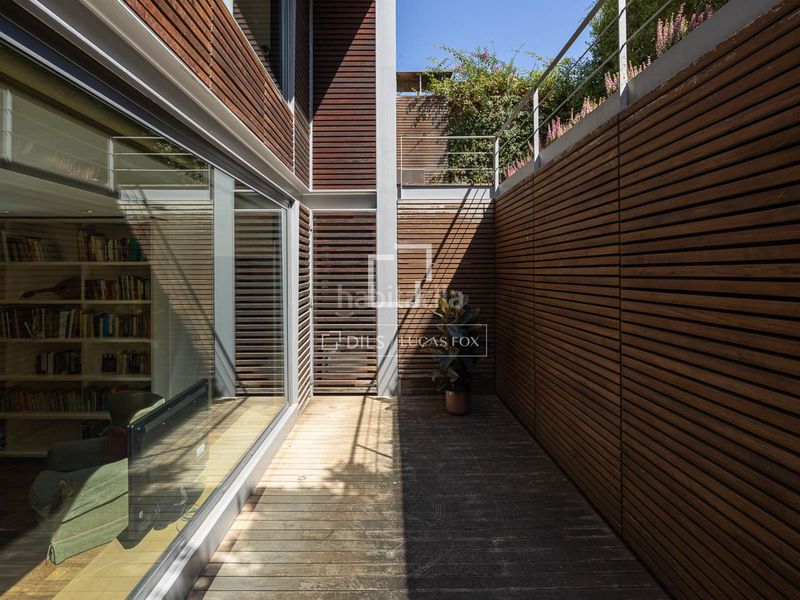 Foto 318e3850-b2bf-4a6c-86f2-543bb0a29bd7. Chalet exclusiva casa de diseño arquitectónico cerca de los prestigiosos colegios internacionales . en Barcelona
