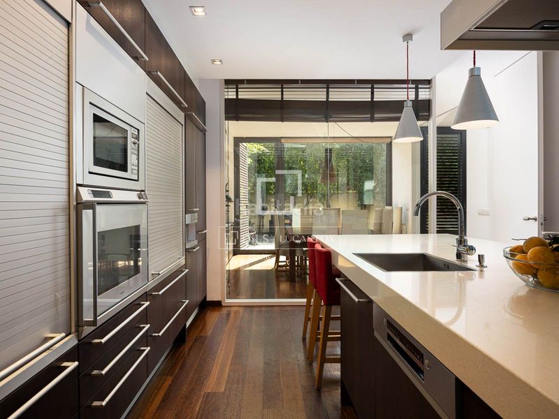 Foto 46b7e740-4b8c-4329-a998-06858a38bd4c. Chalet exclusiva casa de diseño arquitectónico cerca de los prestigiosos colegios internacionales . en Barcelona