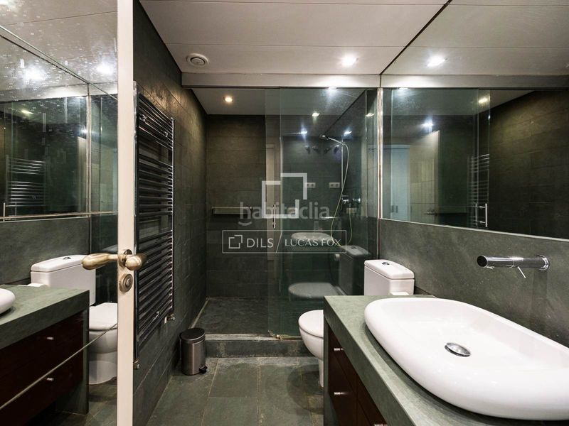 Foto 4fb27735-ce01-45fe-8cd4-54a413fc92f9. Chalet exclusiva casa de diseño arquitectónico cerca de los prestigiosos colegios internacionales . en Barcelona