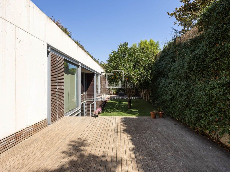 Foto 8626ef96-1702-430a-9f22-240bd551441f. Chalet exclusiva casa de diseño arquitectónico cerca de los prestigiosos colegios internacionales . en Barcelona