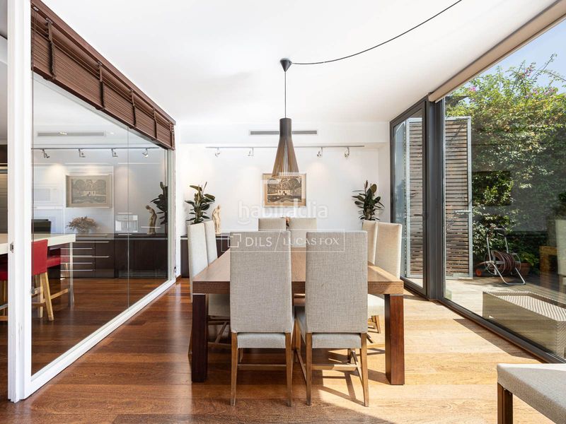Foto aad5e126-fb3b-4c4e-9059-018816384d56. Chalet exclusiva casa de diseño arquitectónico cerca de los prestigiosos colegios internacionales . en Barcelona