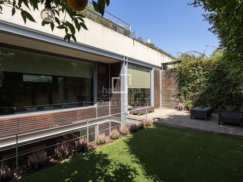 Foto bab66dfe-6fd6-422c-9952-81f61d3fcfc4. Chalet exclusiva casa de diseño arquitectónico cerca de los prestigiosos colegios internacionales . en Barcelona