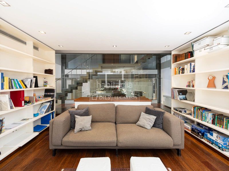 Foto bb0f3366-f4bc-4cd4-8501-5479dfb683f9. Chalet exclusiva casa de diseño arquitectónico cerca de los prestigiosos colegios internacionales . en Barcelona