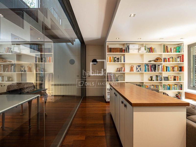 Foto d287aa1e-259d-4a51-963f-0b3425d4c562. Chalet exclusiva casa de diseño arquitectónico cerca de los prestigiosos colegios internacionales . en Barcelona
