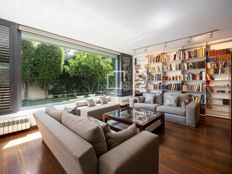 Foto e8b1f373-2317-4acc-b773-6a98138e98b7. Chalet exclusiva casa de diseño arquitectónico cerca de los prestigiosos colegios internacionales . en Barcelona