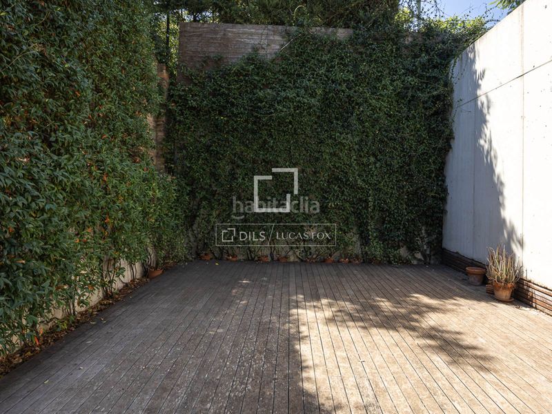 Foto f94413f6-08e3-48d6-b21e-c651a2ede6bf. Chalet exclusiva casa de diseño arquitectónico cerca de los prestigiosos colegios internacionales . en Barcelona