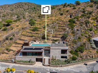 Chalet in Port de la Selva (El). Arquitectura contemporánea, piscina infinity y vistas al mar en