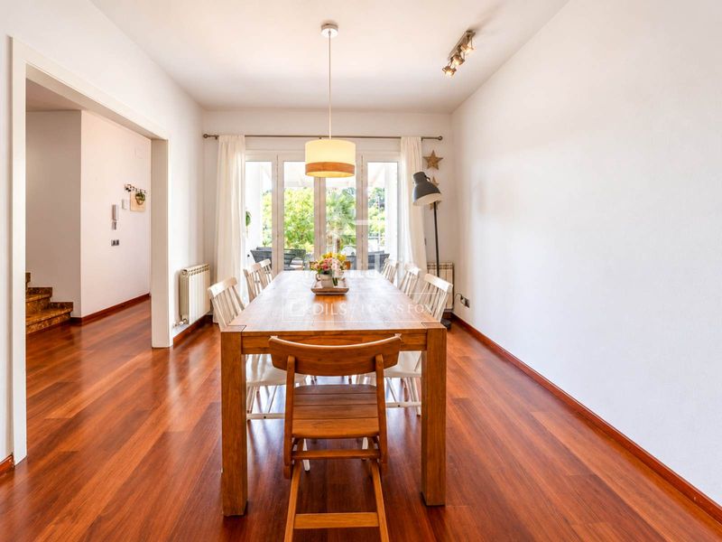 Foto fa624206-323f-456d-bf10-8803f209afe1. Chalet casa de 4 dormitorios en venta en vallpineda, sitges en Sant Pere de Ribes