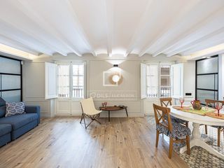 Pis a Gòtic. Piso en excelentes condiciones de 2 dormitorios en venta en góti