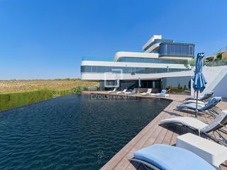 Xalet a Altos de la Zubia. Casa  villa excelentes de 7 dormitorios en venta en granada, gra