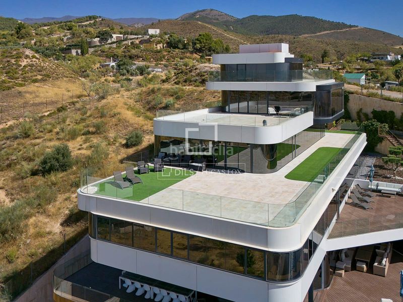 Foto 4e88b895-6a29-4408-aeb4-8a513ebdc9fc. Chalet casa villa excelentes de 7 dormitorios en venta en granada, granada en Zubia (La)