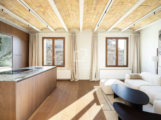 Flat in Dreta de l´Eixample. Piso excelentes de 3 dormitorios con 7m terraza en venta en eixa