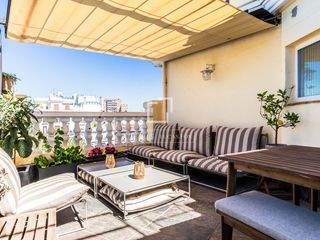 Miete Etagenwohnung in Trafalgar. Elegante ático amueblado con terraza y vistas en almagro