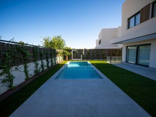 Lloguer Xalet a Fuente del Fresno. Exclusiva casa independiente de obra nueva con piscina privada y