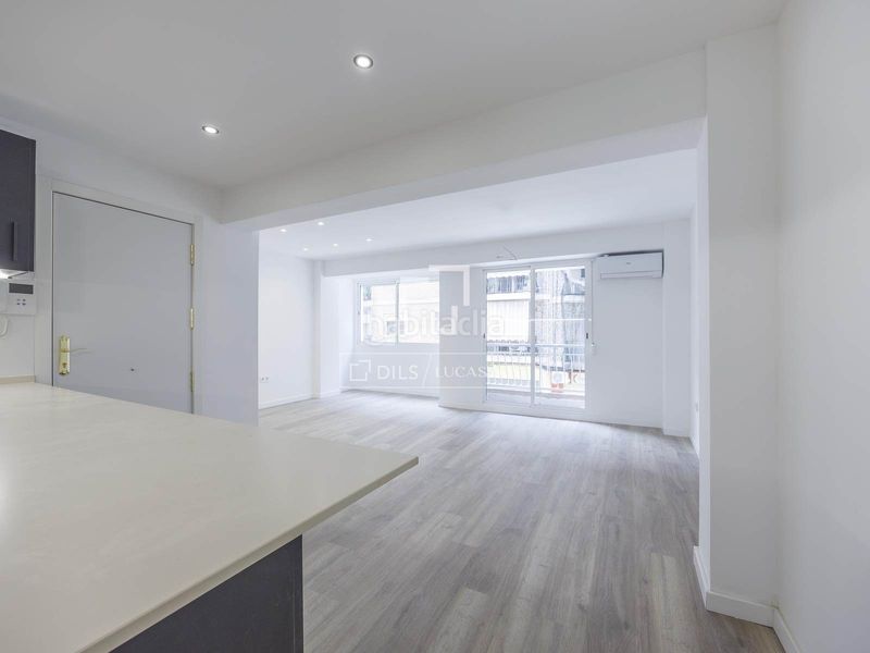 Foto e602d74f-fa1d-4afb-8831-d101070abc87. Alquiler piso  en excelentes condiciones de 4 dormitorios con terraza de 7 m en alquiler en palacio de congresos, en Valencia