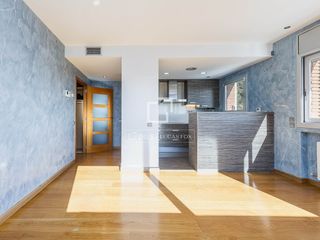 Flat in Vallcarca - Penitents. Piso con excelentes vistas y terraza de 20 m en la parte alta de