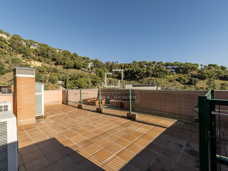 Foto bea4bd2b-b38a-4633-be3a-068daaa2ac56. Pis amb calefacció aparcament a Vallcarca - Penitents Barcelona