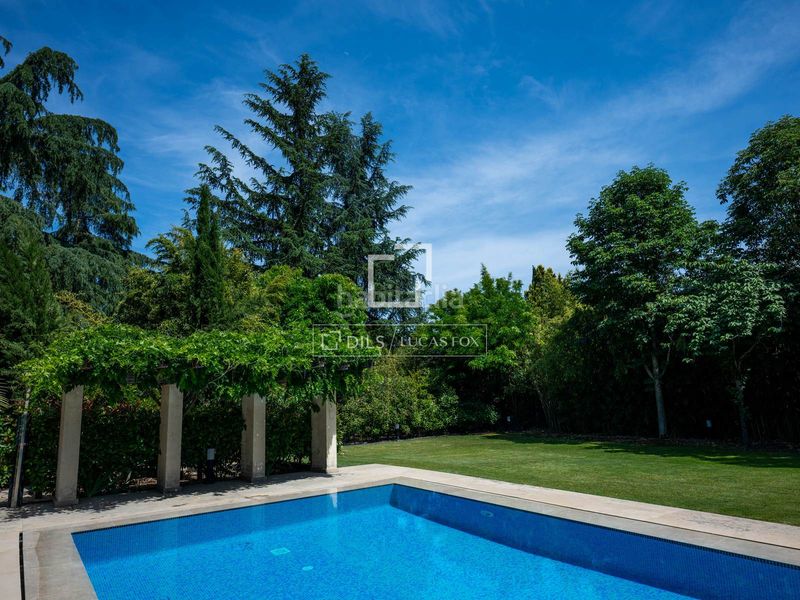 Foto a362313f-2d5b-4fb7-94cf-aee2af62c376. Miete chalet mit heizung parking pool in La Florida - El Plantío Madrid