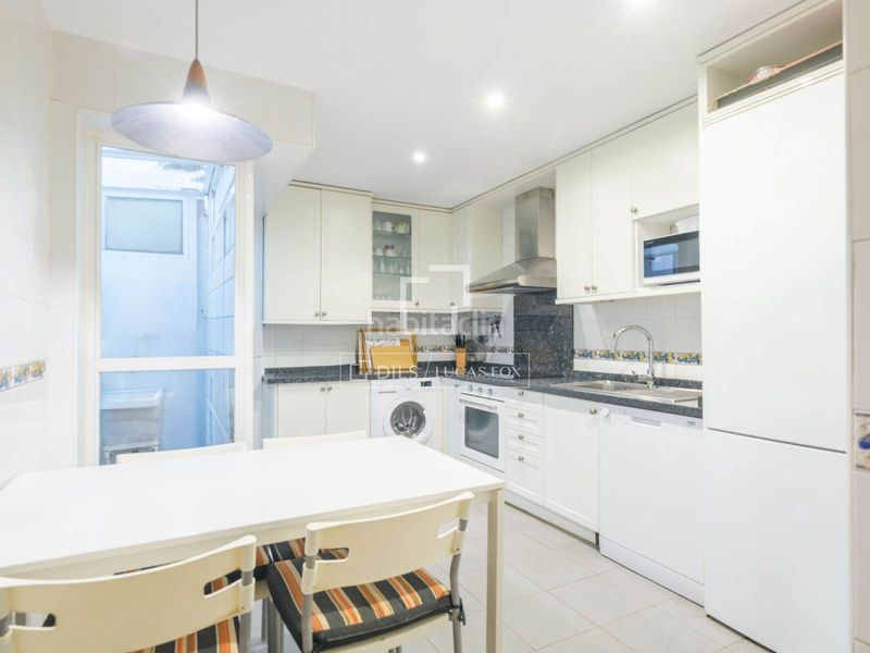 Foto 303aaee5-cd1e-4b3d-8a31-c3bead85efa2. Piso apartamento de 3 dormitorios en venta en la malagueta, , a pasos de la playa y con vistas a la ciudad y al mar en Málaga