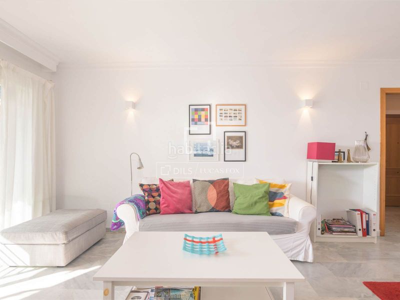 Foto 438c98bd-82db-4773-a344-c22fe886c125. Piso apartamento de 3 dormitorios en venta en la malagueta, , a pasos de la playa y con vistas a la ciudad y al mar en Málaga