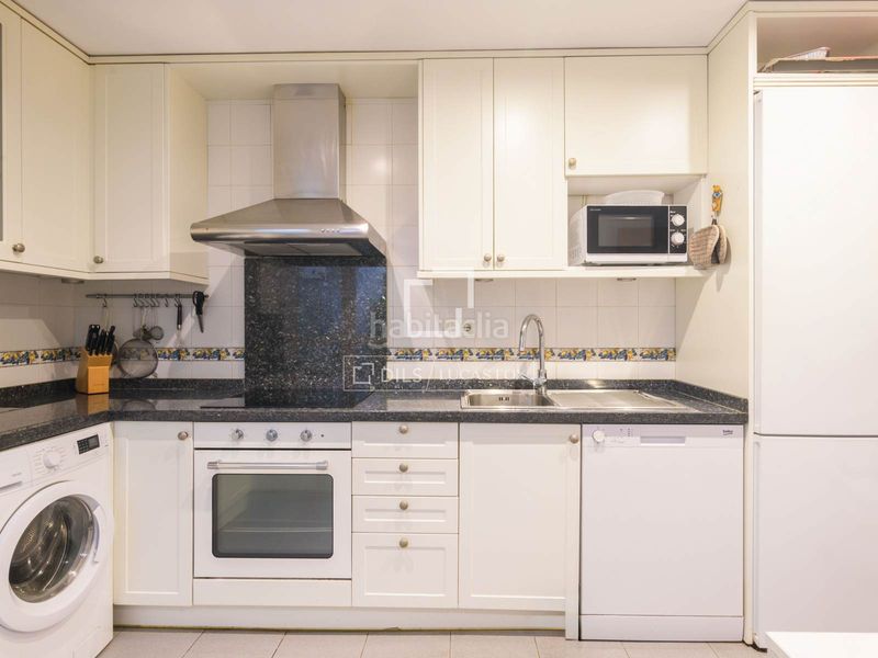 Foto 7d02ca62-4b3d-4ebd-b227-f7d4fe4af86d. Piso apartamento de 3 dormitorios en venta en la malagueta, , a pasos de la playa y con vistas a la ciudad y al mar en Málaga