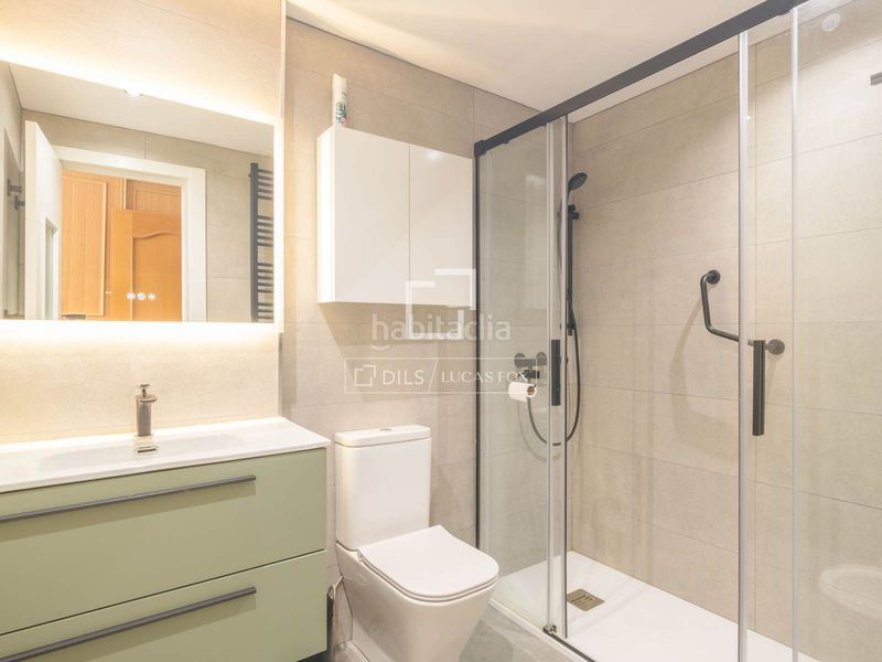 Foto a3969ff5-737b-4065-a0ad-5c00dcd2c6dc. Piso apartamento de 3 dormitorios en venta en la malagueta, , a pasos de la playa y con vistas a la ciudad y al mar en Málaga