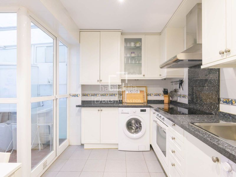 Foto d45e6cba-9f4e-4a8a-b880-82eade541a15. Piso apartamento de 3 dormitorios en venta en la malagueta, , a pasos de la playa y con vistas a la ciudad y al mar en Málaga