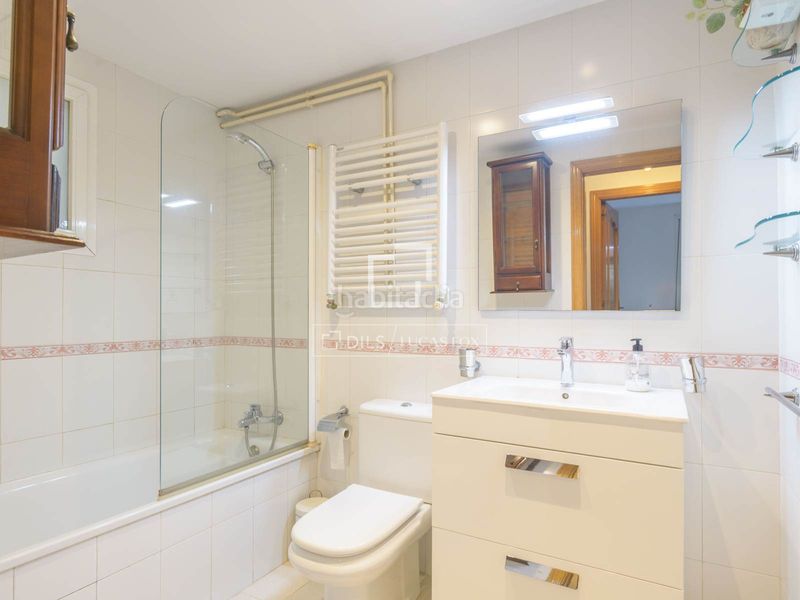 Foto df17e924-efba-422c-95c3-17b37fb05650. Piso apartamento de 3 dormitorios en venta en la malagueta, , a pasos de la playa y con vistas a la ciudad y al mar en Málaga