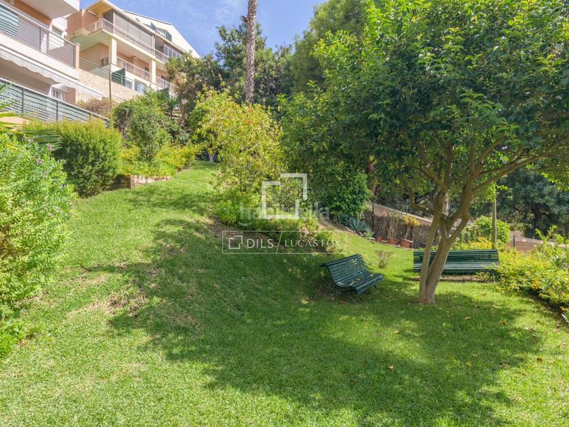 Foto f394b429-4c98-4f4d-b316-dee13a96c28a. Piso apartamento de 3 dormitorios en venta en la malagueta, , a pasos de la playa y con vistas a la ciudad y al mar en Málaga