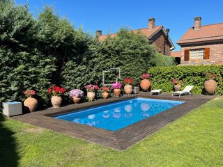 Affitto Chalet in Norte. Casa  villa excelentes de 5 dormitorios en alquiler en las rozas