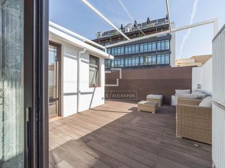 Àtic a Gòtic. Ático excelentes de 2 dormitorios con 57m terraza en venta en ei