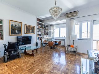 Appartamento in Ríos Rosas-Nuevos Ministerios. Piso señorial en venta de 4 dormitorios  planta alta ríos rosas