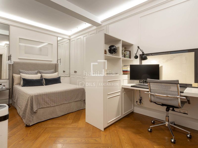 Foto 14490b84-fedf-40dc-8bf0-5aa35e34d848. Piso elegancia atemporal en una finca de época en venta en sant gervasi galvany en Barcelona