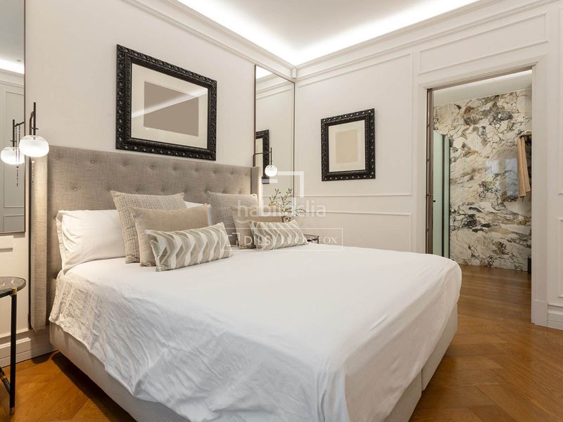 Foto 43b3c579-3d2d-48b2-8bd1-1450d6d2f769. Piso elegancia atemporal en una finca de época en venta en sant gervasi galvany en Barcelona
