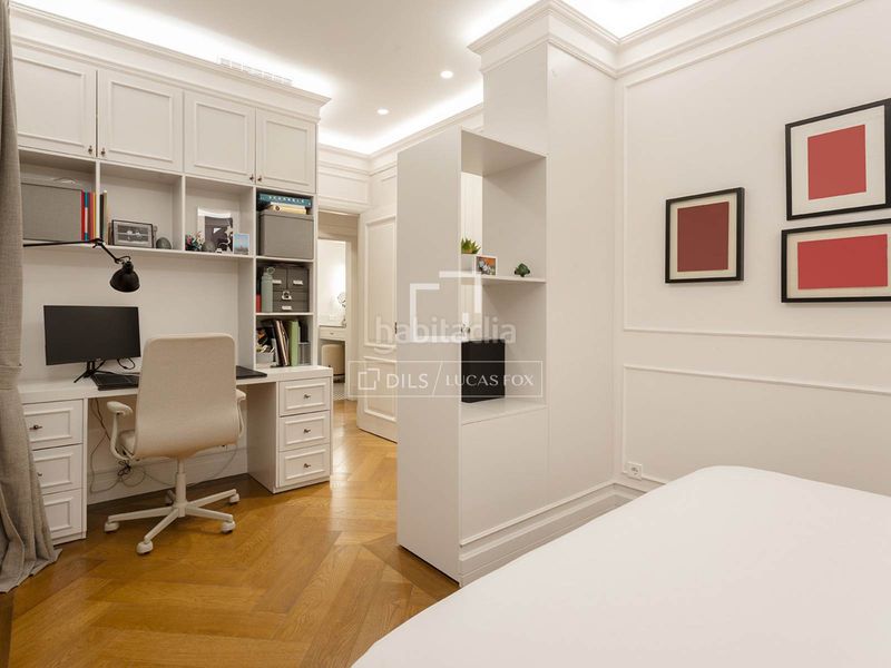 Foto 587bb7fd-ee56-4b6d-a884-63f411ba65cc. Piso elegancia atemporal en una finca de época en venta en sant gervasi galvany en Barcelona