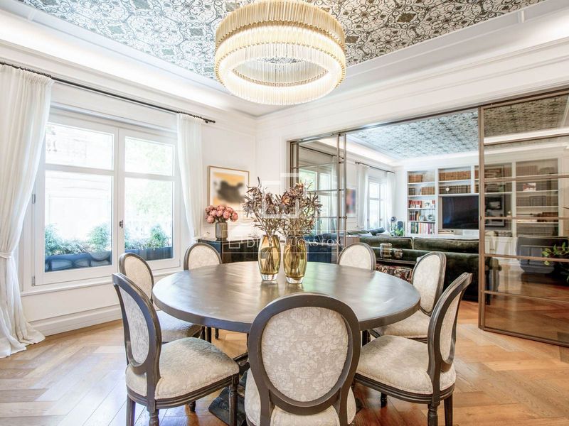 Foto 5af036e6-0479-4778-817d-81030ebadd99. Piso elegancia atemporal en una finca de época en venta en sant gervasi galvany en Barcelona