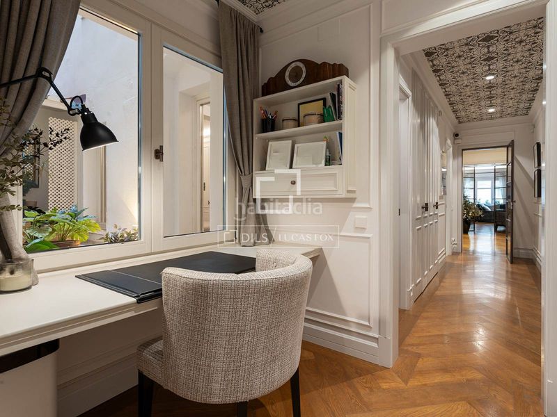 Foto 7a274170-45f8-4778-a50d-b2b4c4ad8908. Piso elegancia atemporal en una finca de época en venta en sant gervasi galvany en Barcelona