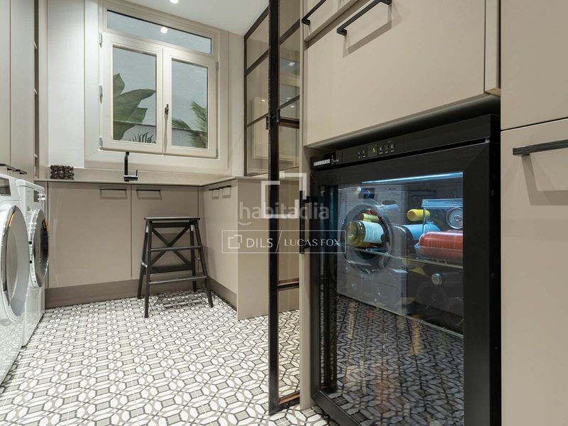 Foto 92df3658-229f-4be0-a6fc-f2a582362016. Piso elegancia atemporal en una finca de época en venta en sant gervasi galvany en Barcelona