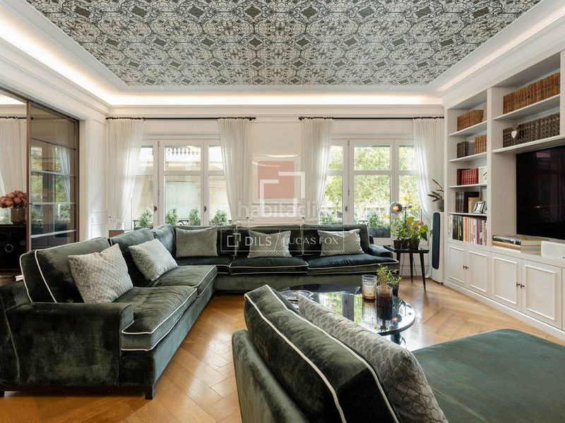 Foto c9d85df4-4751-4911-80e9-59d25d8f34f7. Piso elegancia atemporal en una finca de época en venta en sant gervasi galvany en Barcelona