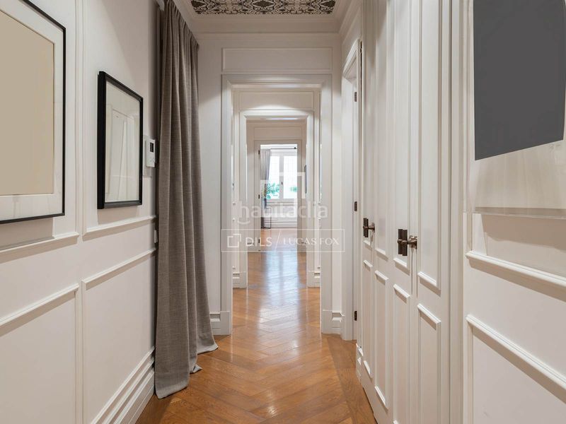 Foto d6e76e1d-115b-4c90-9098-ae34a7e399bb. Piso elegancia atemporal en una finca de época en venta en sant gervasi galvany en Barcelona