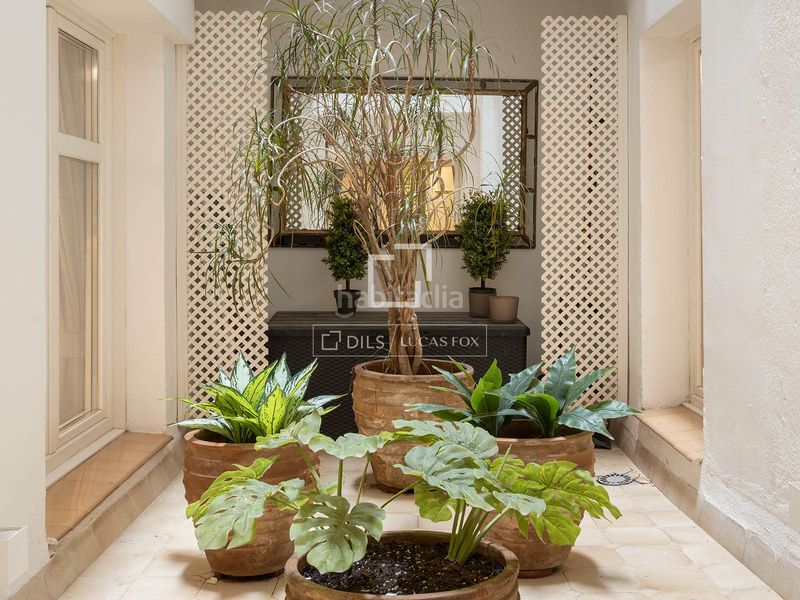 Foto fe336b54-8534-4ad0-9519-28f115853d83. Piso elegancia atemporal en una finca de época en venta en sant gervasi galvany en Barcelona
