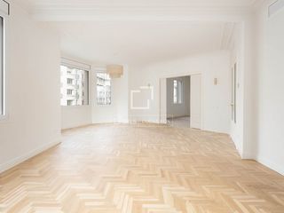 Pis a Sant Gervasi - Galvany. Piso completamente reformado a estrenar de 5 dormitorios en vent