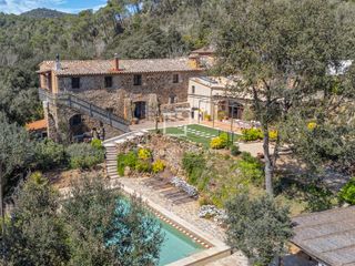 Casale in Mont-ras. Fantástica casa de campo en venta en montras, en pleno baix empo