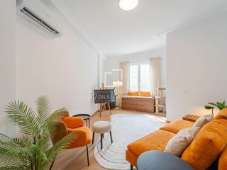 Rent Flat in Russafa. Piso excelentes de 2 dormitorios en alquiler en gran vía, valenc