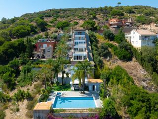 Chalet à Mas Ram. Villa de 7 dormitorios e impresionantes vistas en venta en mas r