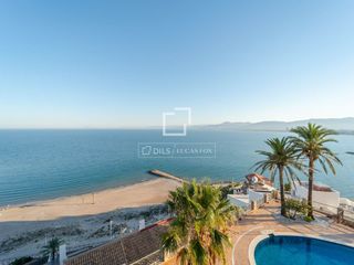 Chalet in El Faro. Casa  villa de 5 dormitorios con 134m terraza en venta en culler
