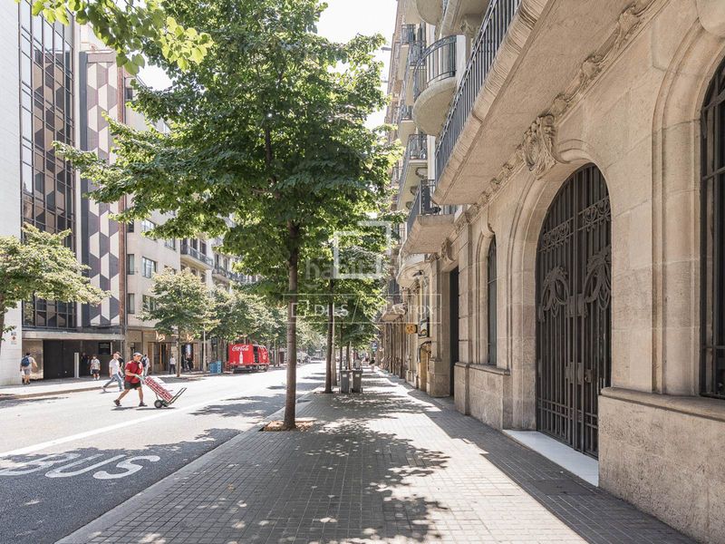 Foto 18d46d7d-dae1-4a2f-b876-21253b2b983c. Àtic amb calefacció aparcament a L´Antiga Esquerra de l´Eixample Barcelona