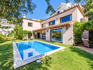 Chalet à Levantina - Montgavina - Quintmar. Elegante villa mediterránea de 5 dormitorios con vistas al mar,