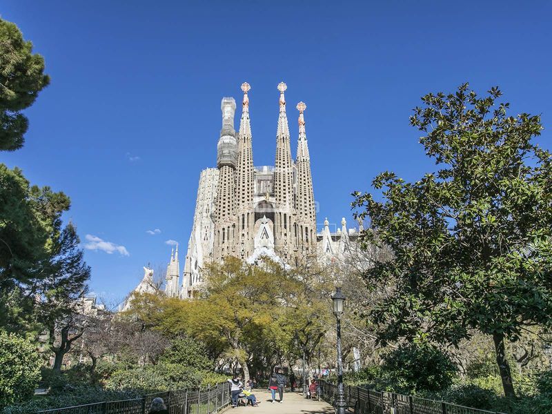 Foto 2f876af4-7c78-4f43-9fc9-111046babcab. Pis amb calefacció aparcament a Sagrada Família Barcelona