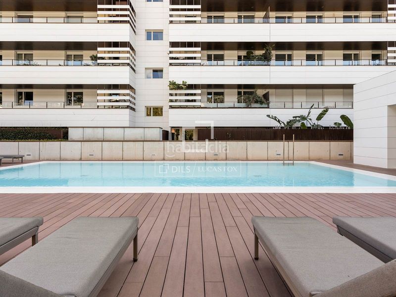 Foto ae00d095-73e3-4d76-b067-1a327f6299ac. Pis amb calefacció aparcament piscina a Sarrià Barcelona